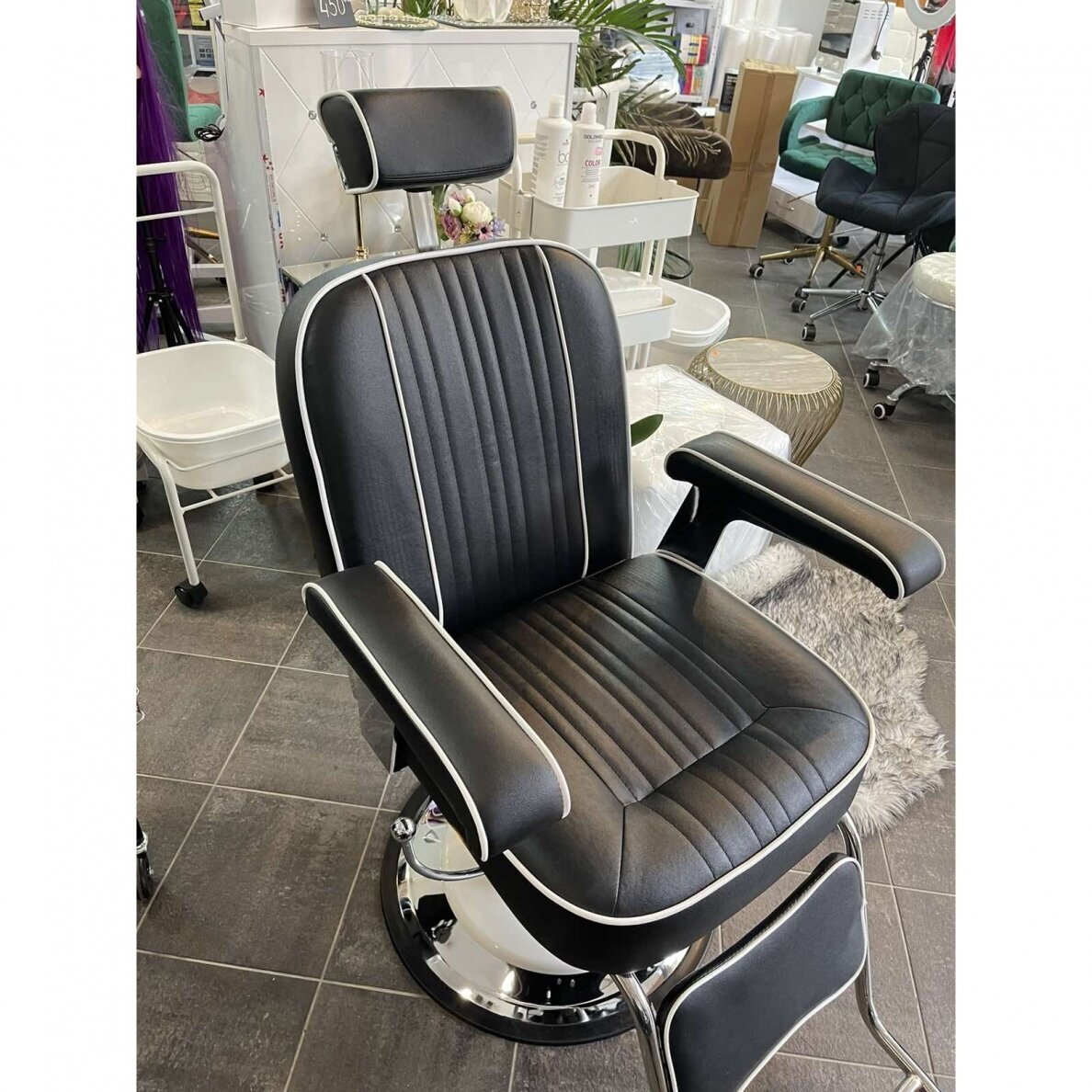 Profesionali barberio kėdė kirpykloms ir grožio salonams GABBIANO AMADEO, juodos spalvos 10 Profesionali barberio kėdė kirpykloms ir grožio salonams GABBIANO AMADEO, juodos spalvos 10
