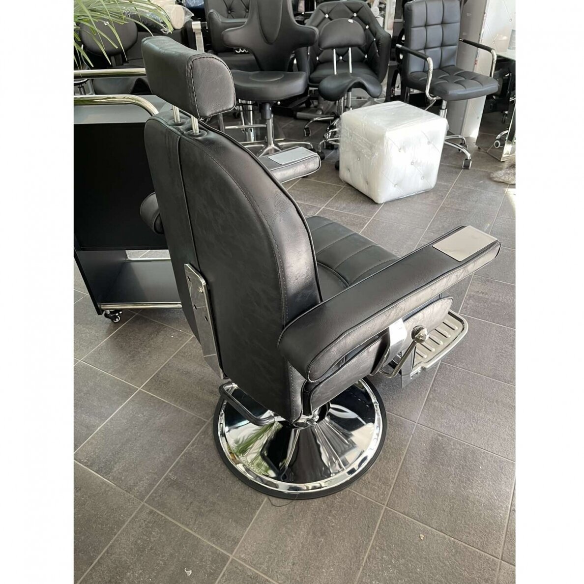 HAIR SYSTEM profesionali barberio kėdė kirpykloms ir grožio salonams SM138, juodos spalvos 15 HAIR SYSTEM profesionali barberio kėdė kirpykloms ir grožio salonams SM138, juodos spalvos 15