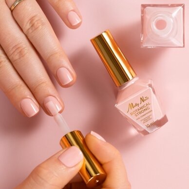 BOTANICAL STRONG NAIL CONDITIONER apsauginė ir stiprinamoji nagų priemonė 3 BOTANICAL STRONG NAIL CONDITIONER apsauginė ir stiprinamoji nagų priemonė 3