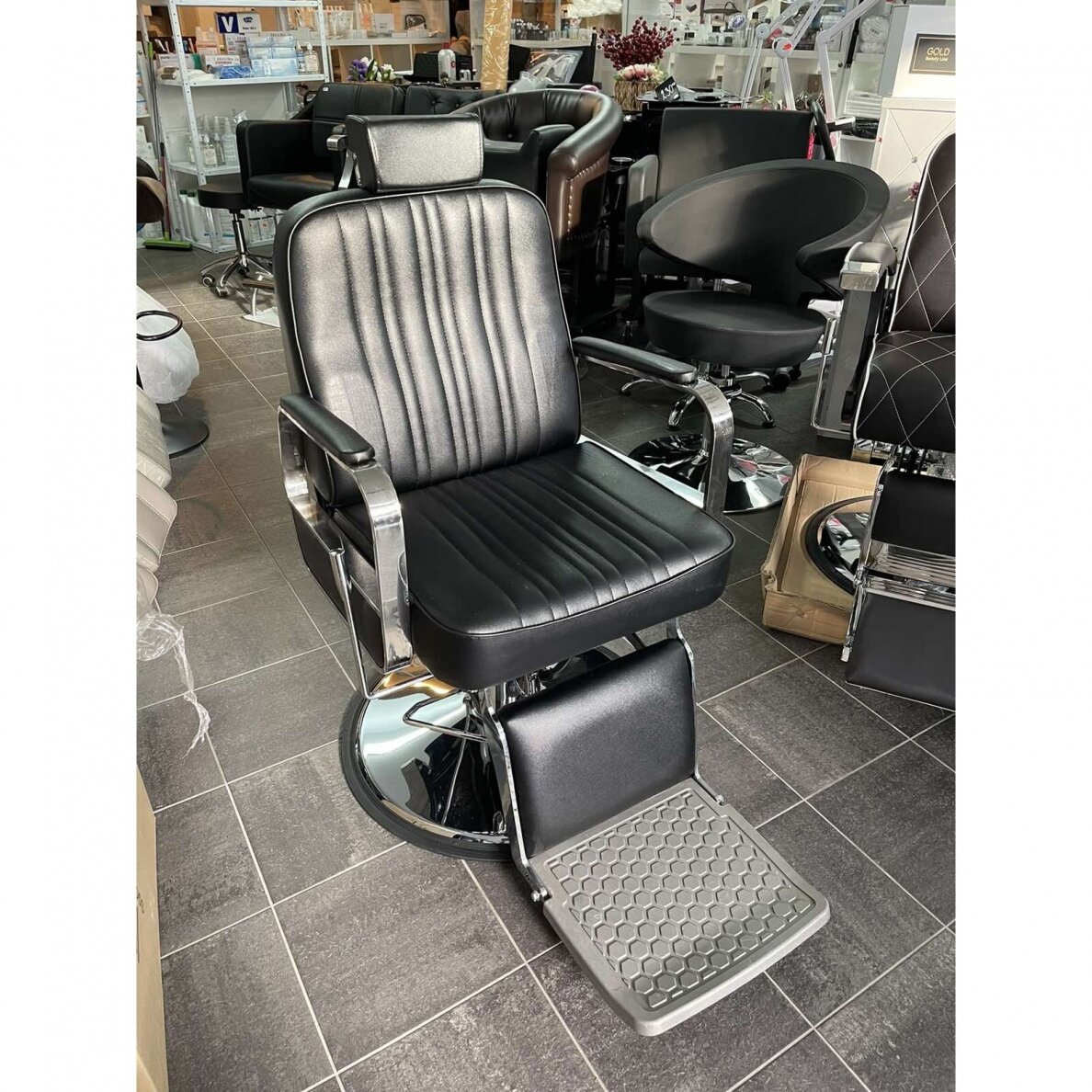 Profesionali barberio kėdė kirpykloms ir barbershopams GABBIANO PATRIZIO, juodos spalvos 7 Profesionali barberio kėdė kirpykloms ir barbershopams GABBIANO PATRIZIO, juodos spalvos 7