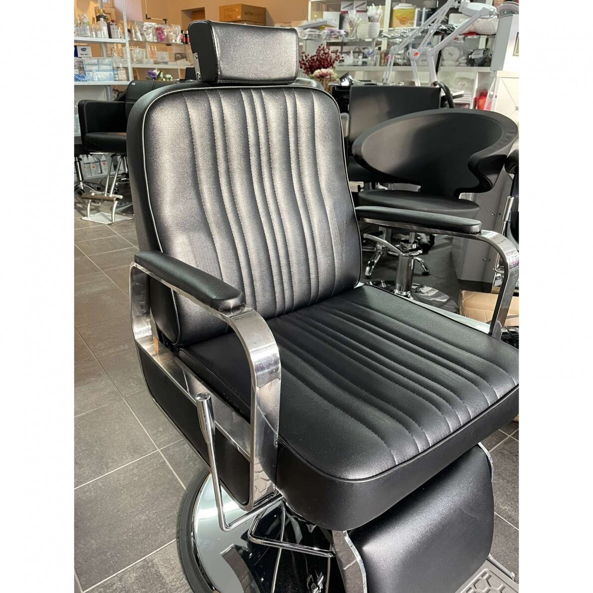Profesionali barberio kėdė kirpykloms ir barbershopams GABBIANO PATRIZIO, juodos spalvos 8 Profesionali barberio kėdė kirpykloms ir barbershopams GABBIANO PATRIZIO, juodos spalvos 8