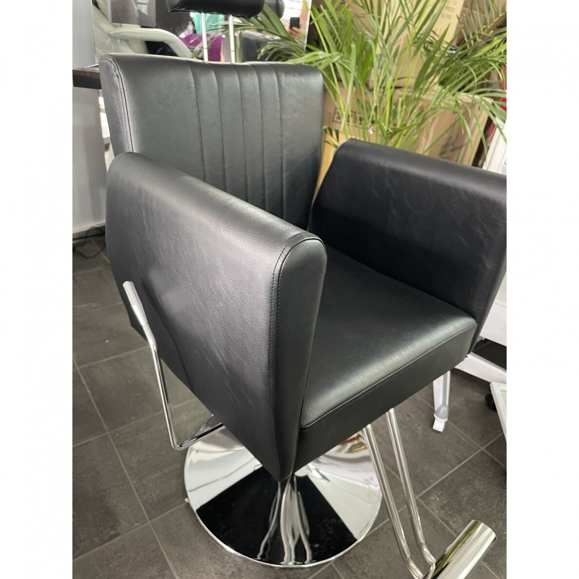 Profesionali kirpyklos ir barberių kėdė HAIR SYSTEM 0-179, juodos spalvos 7 Profesionali kirpyklos ir barberių kėdė HAIR SYSTEM 0-179, juodos spalvos 7