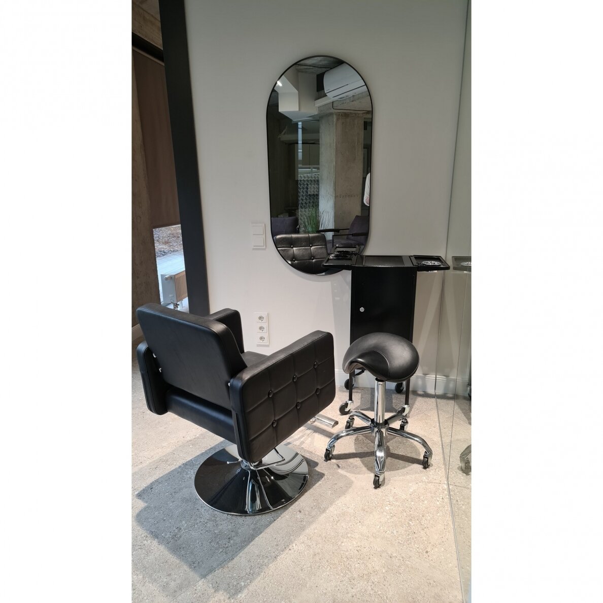 Profesionali kirpyklos kėdė su pakoju HAIR SYSTEM 90-1, juodos spalvos 6 Profesionali kirpyklos kėdė su pakoju HAIR SYSTEM 90-1, juodos spalvos 6