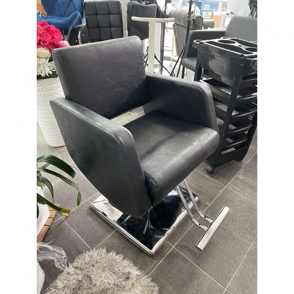 Profesionali kirpyklos kėdė HAIR SYSTEM SM376, juodos spalvos 7 Profesionali kirpyklos kėdė HAIR SYSTEM SM376, juodos spalvos 7