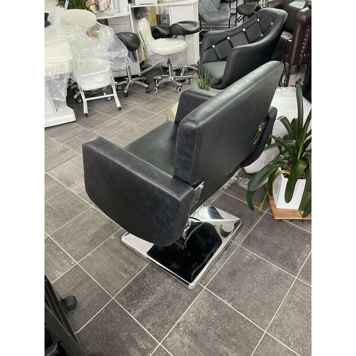Profesionali kirpyklos kėdė HAIR SYSTEM SM376, juodos spalvos 8 Profesionali kirpyklos kėdė HAIR SYSTEM SM376, juodos spalvos 8