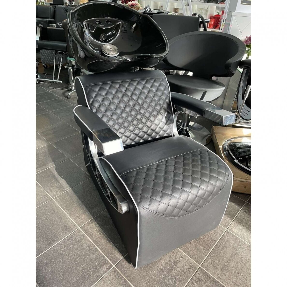Profesionali plautuvė kirpykloms ir barberiams GABBIANO SIMONE, juodos spalvos 10 Profesionali plautuvė kirpykloms ir barberiams GABBIANO SIMONE, juodos spalvos 10