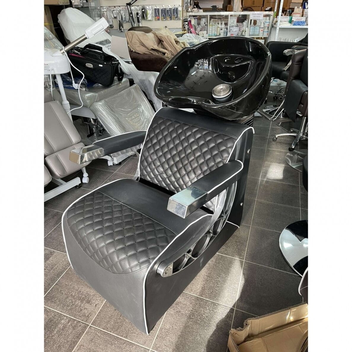Profesionali plautuvė kirpykloms ir barberiams GABBIANO SIMONE, juodos spalvos 7 Profesionali plautuvė kirpykloms ir barberiams GABBIANO SIMONE, juodos spalvos 7