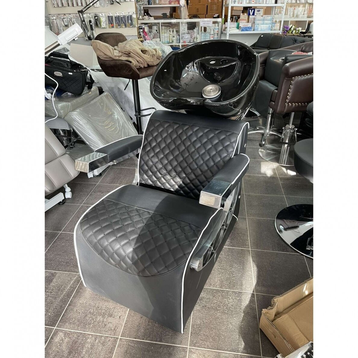 Profesionali plautuvė kirpykloms ir barberiams GABBIANO SIMONE, juodos spalvos 12 Profesionali plautuvė kirpykloms ir barberiams GABBIANO SIMONE, juodos spalvos 12