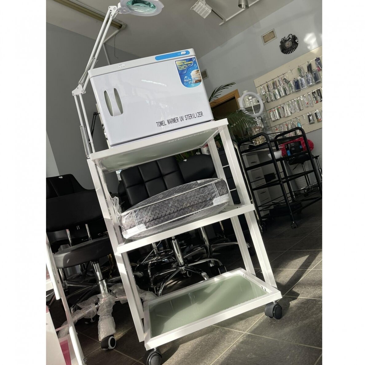 GIOVANNI CLASSIC TYP 1041 profesionalus kosmetologinis vežimėlis plačiu paviršiumi su vieta lempai lupai 7