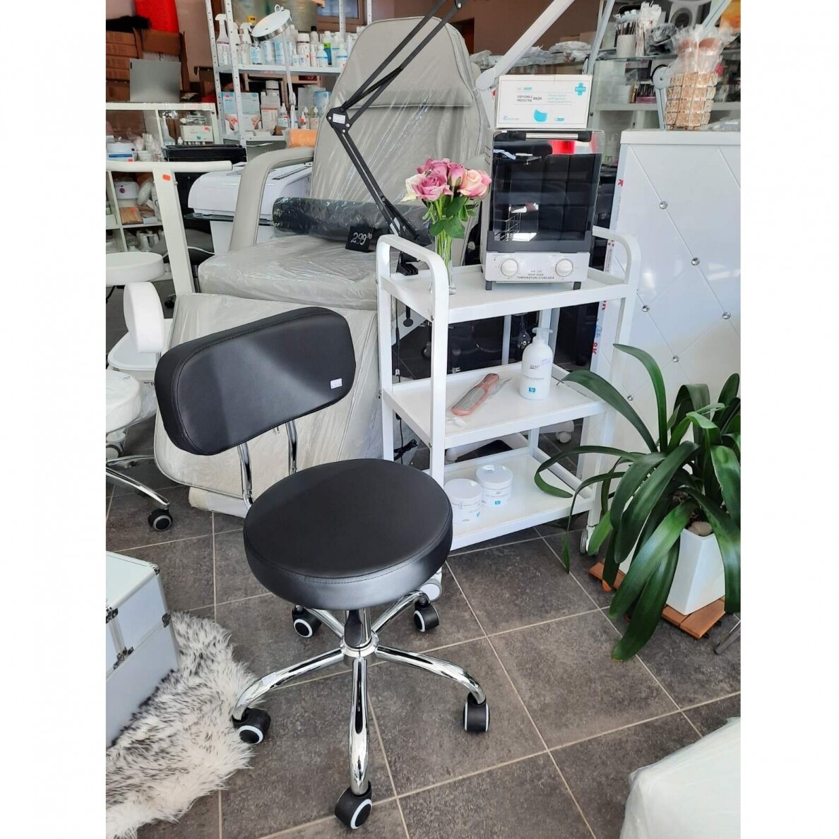 Profesionali kosmetologinė meistro kėdutė PEDICURE A-007 4 Profesionali kosmetologinė meistro kėdutė PEDICURE A-007 4