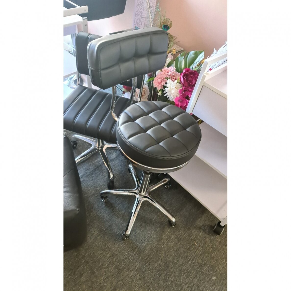 Profesionali meistro kėdė kosmetologams bei grožio salonams AM-877, juodos spalvos 5
