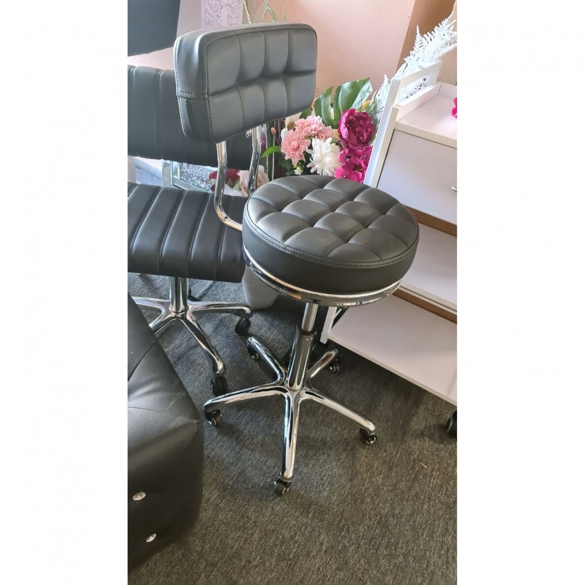 Profesionali meistro kėdė kosmetologams bei grožio salonams AM-877, juodos spalvos 6