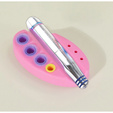 Silikoninis tatuiruočių pigmentų ir rankenėlės laikiklis PINK 1 Silikoninis tatuiruočių pigmentų ir rankenėlės laikiklis PINK 1