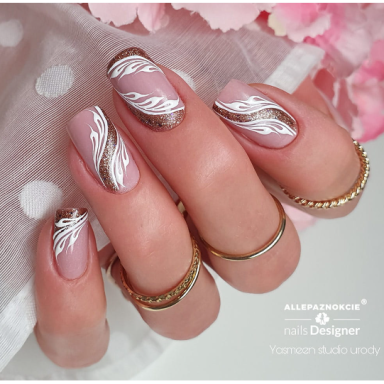 MOLLYLAC QUEENS OF LIFE HIGH FASHION ilgalaikis hibridinis nagų lakas, 5 ml. NR.35 MOLLYLAC QUEENS OF LIFE HIGH FASHION ilgalaikis hibridinis nagų lakas, 5 ml. NR.35