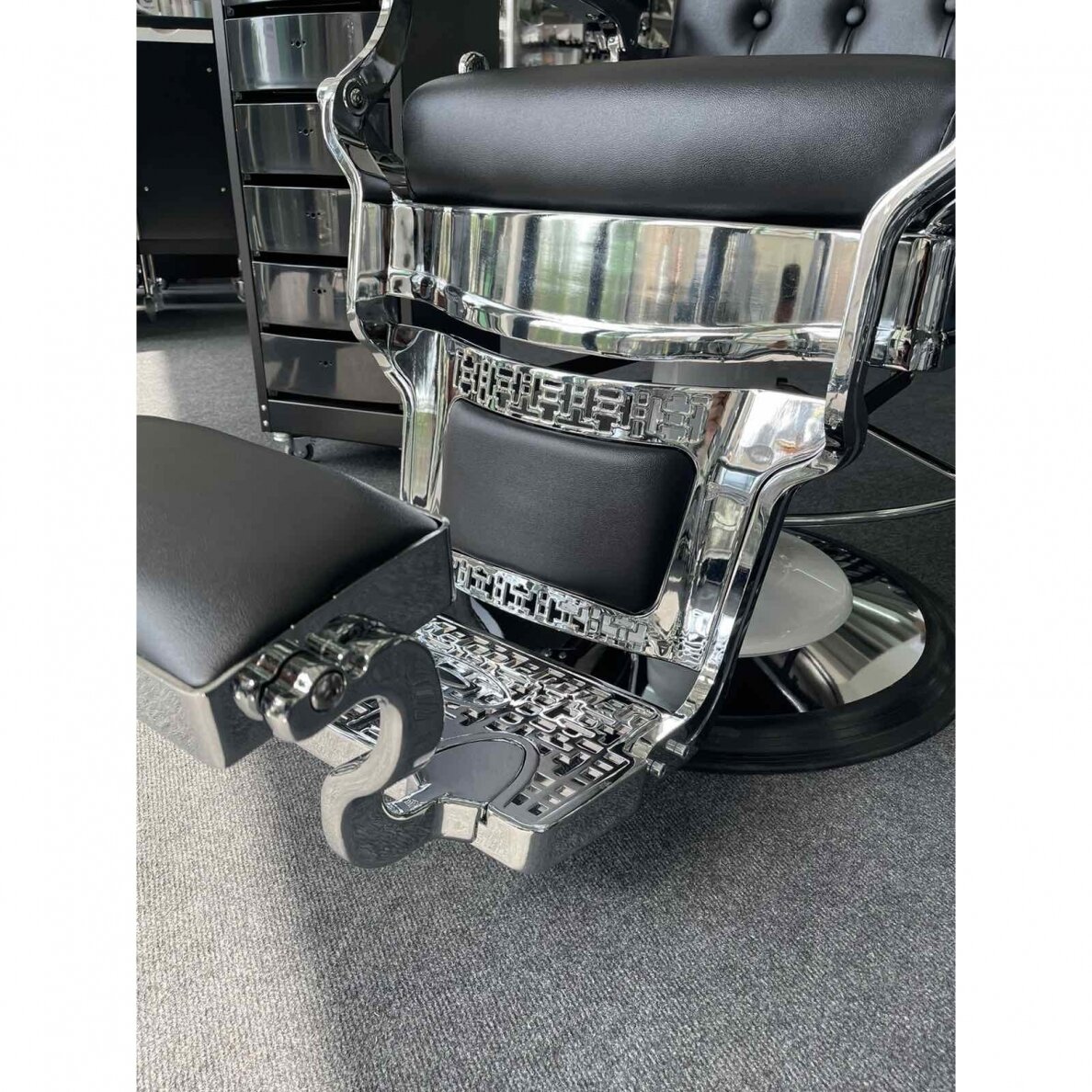 Profesionali barberio kėdė kirpykloms ir grožio salonams GABBIANO ERNESTO BLACK 9
