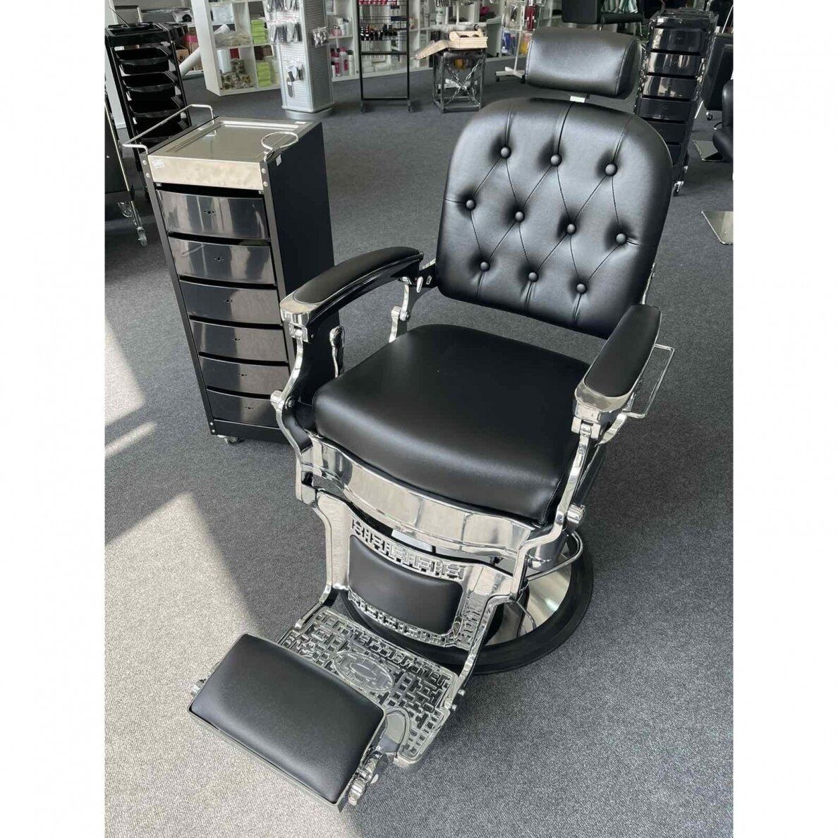 Profesionali barberio kėdė kirpykloms ir grožio salonams GABBIANO ERNESTO BLACK 8 Profesionali barberio kėdė kirpykloms ir grožio salonams GABBIANO ERNESTO BLACK 8