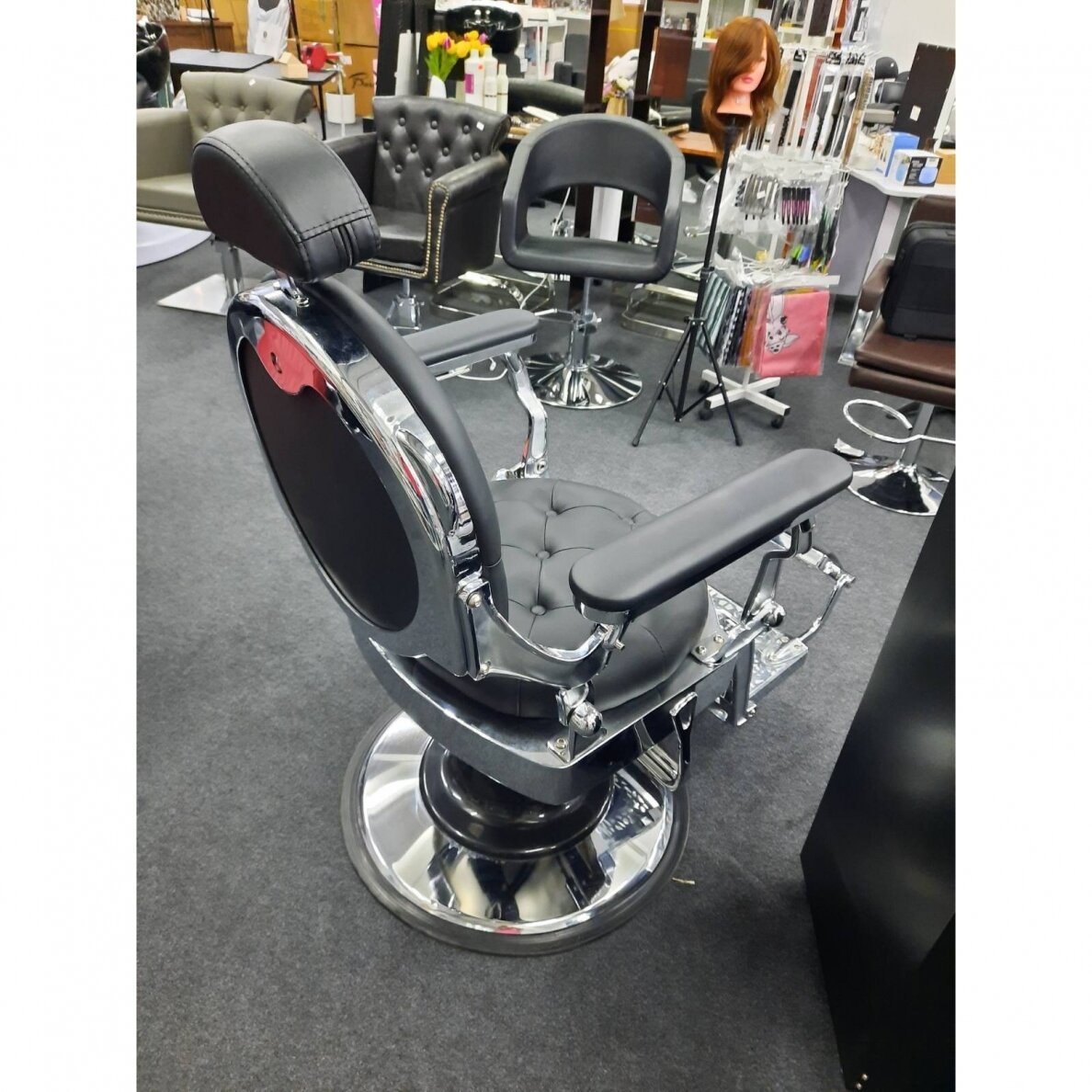 Profesionali barberio kėdė kirpykloms ir grožio salonams GABBIANO GIULO, juodos spalvos 8 Profesionali barberio kėdė kirpykloms ir grožio salonams GABBIANO GIULO, juodos spalvos 8