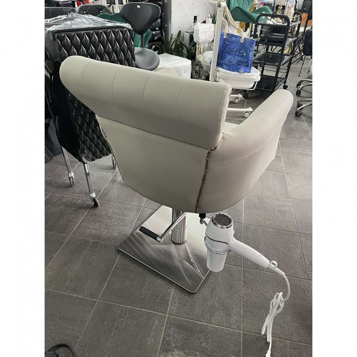Profesionali kirpyklos kėdė HAIR SYSTEM BER 8541, pilkos spalvos 10 Profesionali kirpyklos kėdė HAIR SYSTEM BER 8541, pilkos spalvos 10