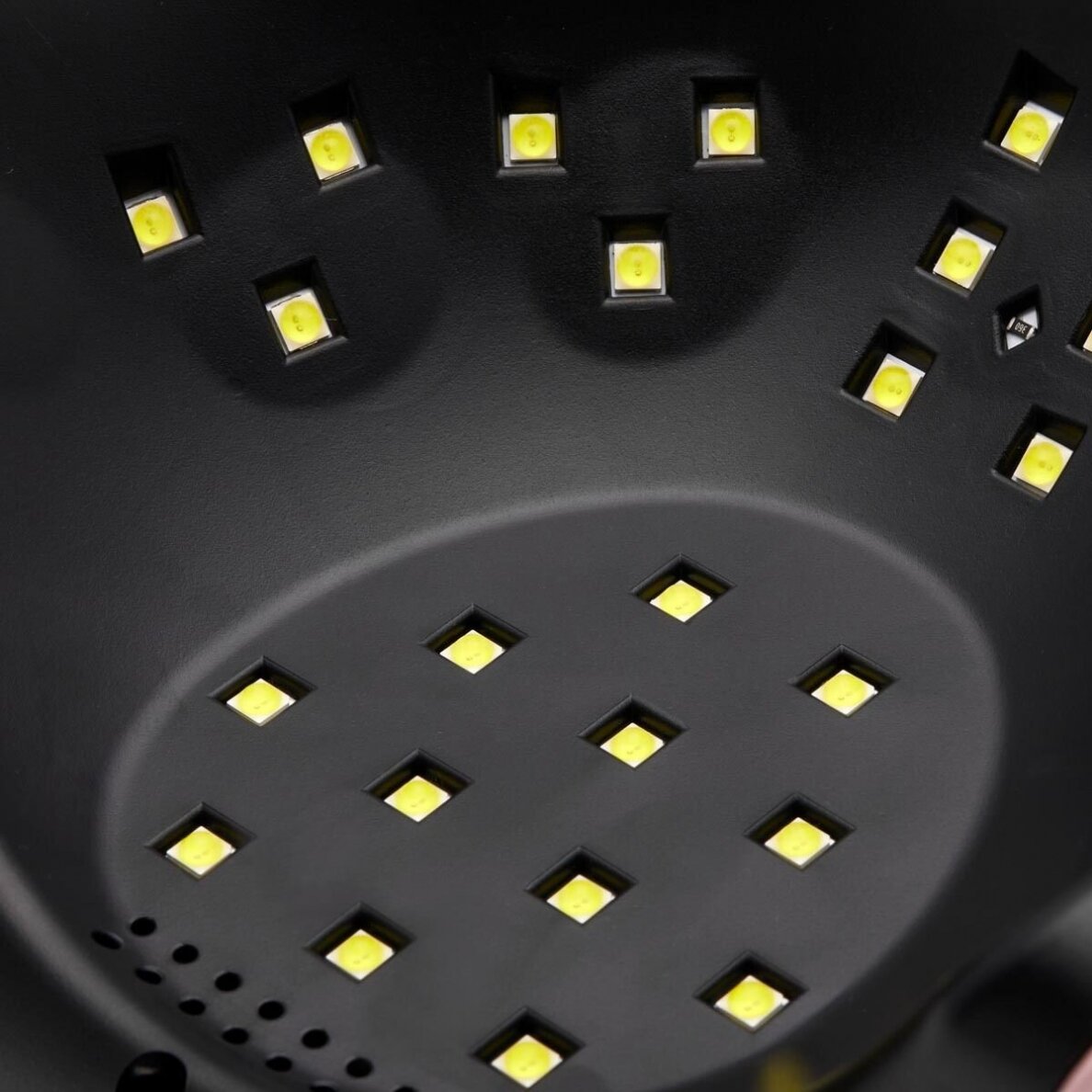 Profesionali UV/LED manikiūro ir pedikiūro lempa ALL4LIGHT V7 168W, baltos spalvos 6 Profesionali UV/LED manikiūro ir pedikiūro lempa ALL4LIGHT V7 168W, baltos spalvos 6