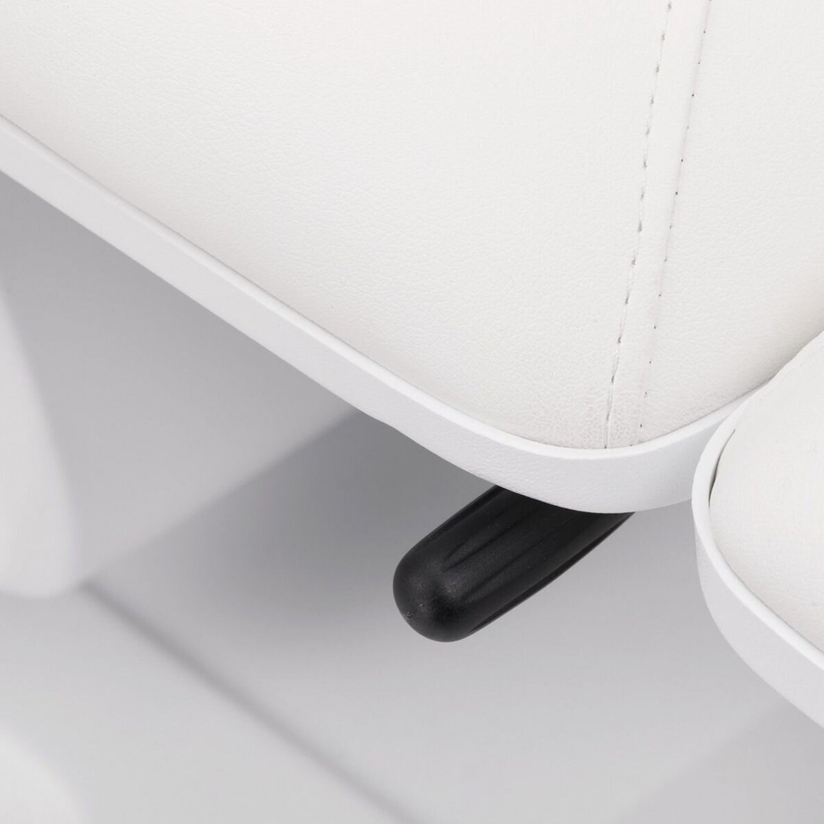 Profesionalus elektrinis gultas-lova kosmetologams SILLON BASIC, 3 variklių, baltos spalvos 15 Profesionalus elektrinis gultas-lova kosmetologams SILLON BASIC, 3 variklių, baltos spalvos 15