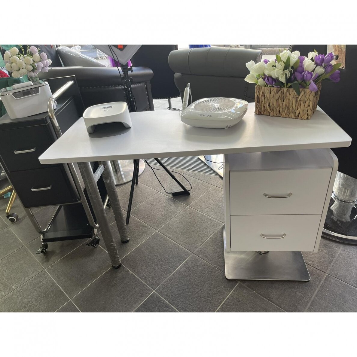 Profesionalus manikiūro stalas grožio salonui MOD 6543, baltos spalvos 10 Profesionalus manikiūro stalas grožio salonui MOD 6543, baltos spalvos 10