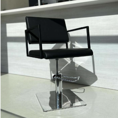 Profesionali kirpyklos kėdė BLACK LOFT CHROME SQUARE 4 Profesionali kirpyklos kėdė BLACK LOFT CHROME SQUARE 4