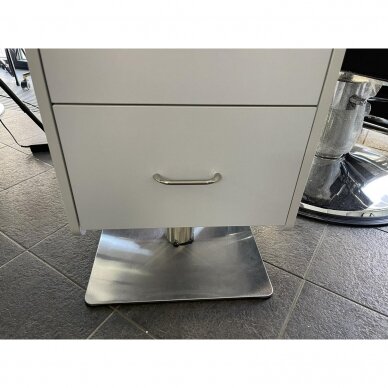 Profesionalus manikiūro stalas grožio salonui MOD 6543, baltos spalvos 12 Profesionalus manikiūro stalas grožio salonui MOD 6543, baltos spalvos 12