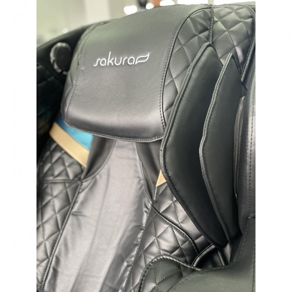SAKURA fotelis su masažo funkcija juodos spalvos COMFORT 806 14 SAKURA fotelis su masažo funkcija juodos spalvos COMFORT 806 14