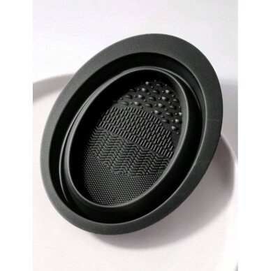 Silikoninė vonelė makiažo šepetėliams plauti BLACK OVAL Silikoninė vonelė makiažo šepetėliams plauti BLACK OVAL