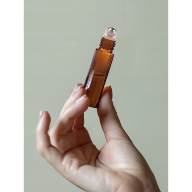 Stiklinis buteliukas rutuliniu aplikatoriumi, 10 ml, 5 vnt. 4 Stiklinis buteliukas rutuliniu aplikatoriumi, 10 ml, 5 vnt. 4