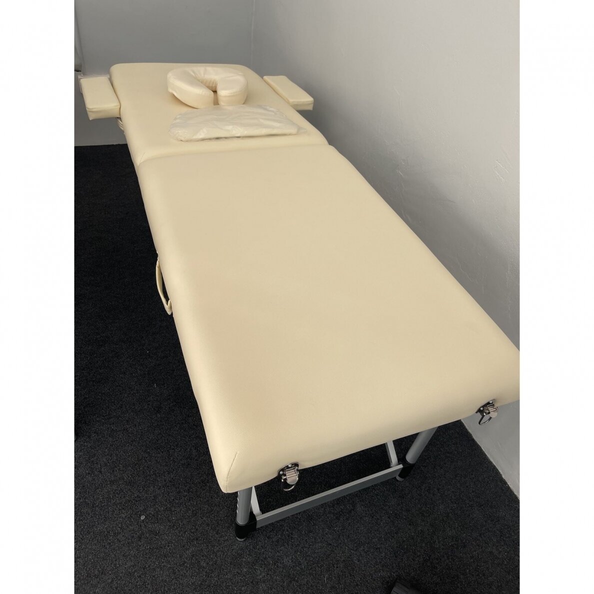 Profesionalus sulankstomas masažo stalas KOMFORT ACTIV FIZJO 2 ALIUMINIUM CREAM 8 Profesionalus sulankstomas masažo stalas KOMFORT ACTIV FIZJO 2 ALIUMINIUM CREAM 8