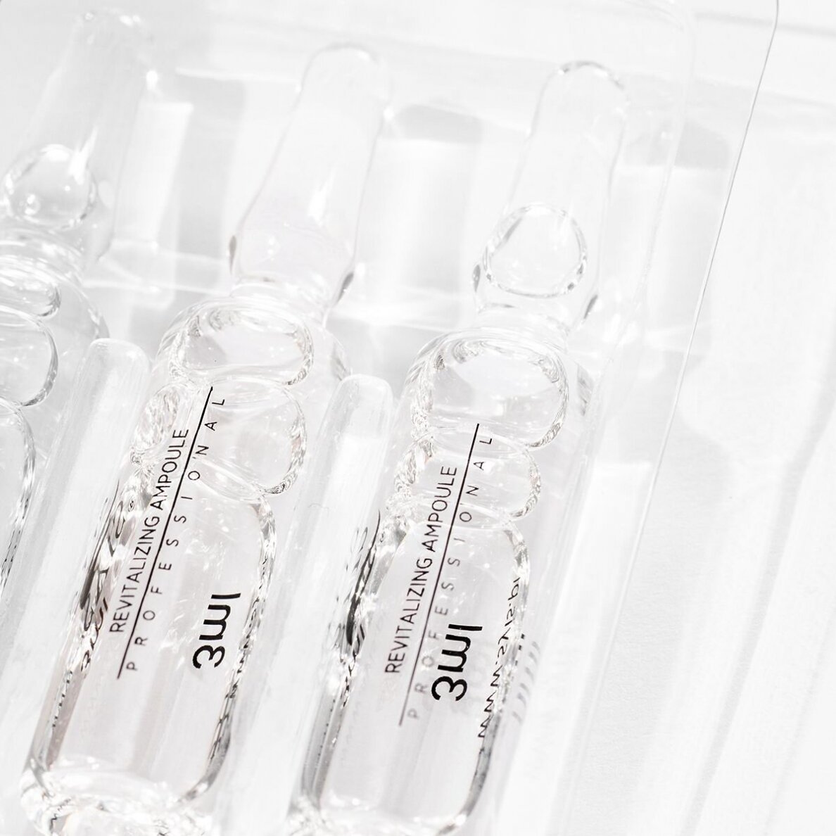 SYIS REVITALIZING AMPOULES veido odą revitalizuojančios ampulės su glikolio rūgštimis odos išlyginimui bei spalvos korekcijai (10 ampulių * 3 ml) 1 SYIS REVITALIZING AMPOULES veido odą revitalizuojančios ampulės su glikolio rūgštimis odos išlyginimui bei spalvos korekcijai (10 ampulių * 3 ml) 1