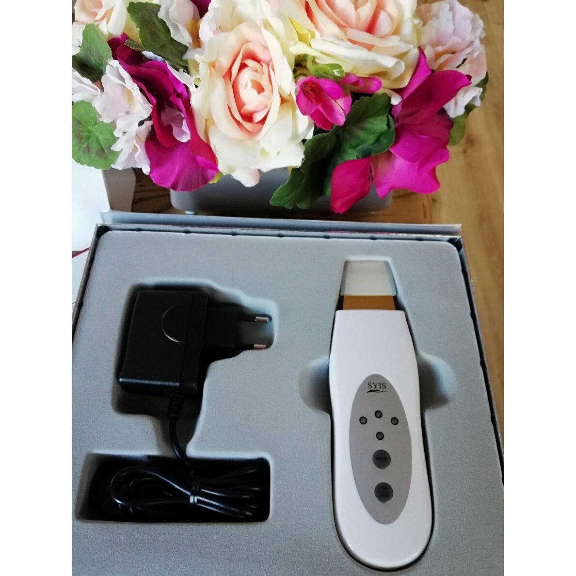 Profesionali ultragarso mentelė veido valymui SYIS PROFESSIONAL + sonoforezė 1 Profesionali ultragarso mentelė veido valymui SYIS PROFESSIONAL + sonoforezė 1